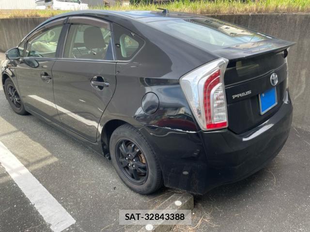 Toyota PRIUS 2014-04 8037752-2