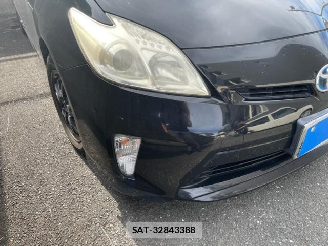 Toyota PRIUS 2014-04 8037752-3