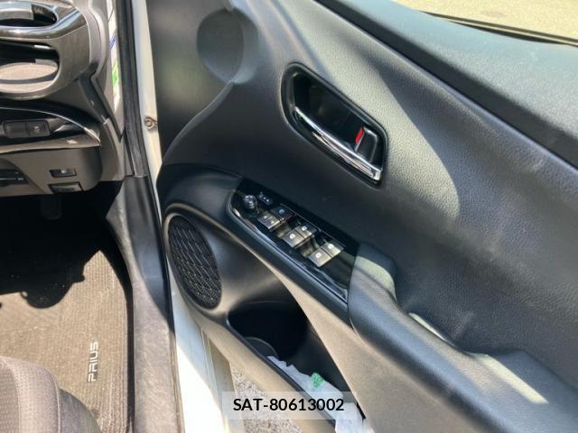 Toyota PRIUS 2016-03 8037700-11