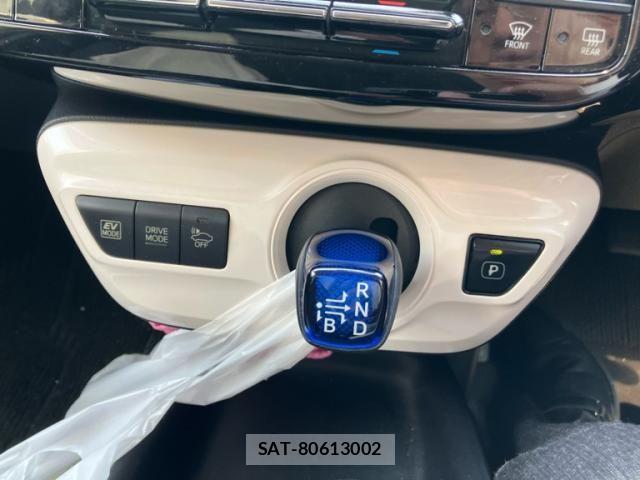 Toyota PRIUS 2016-03 8037700-18