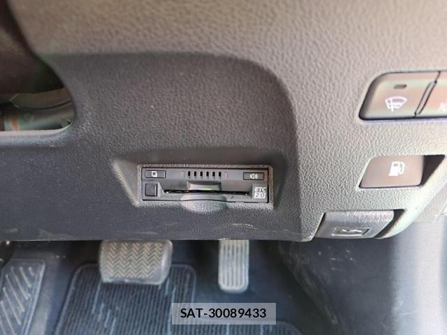 Toyota PRIUS 2021-08 8037658-16