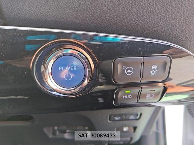 Toyota PRIUS 2021-08 8037658-17