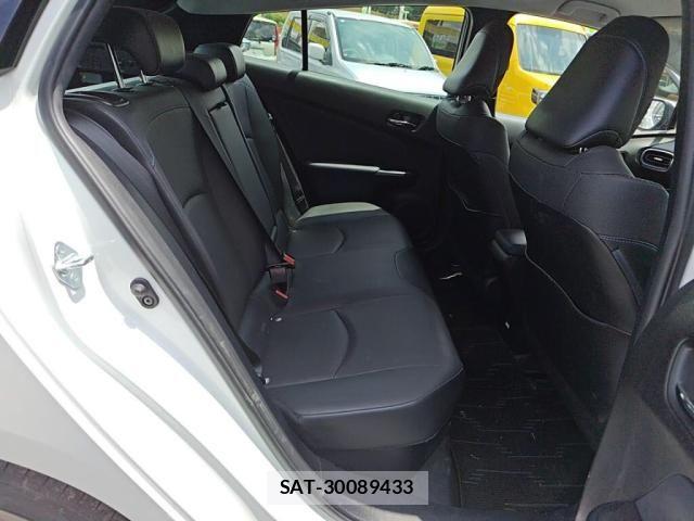Toyota PRIUS 2021-08 8037658-21