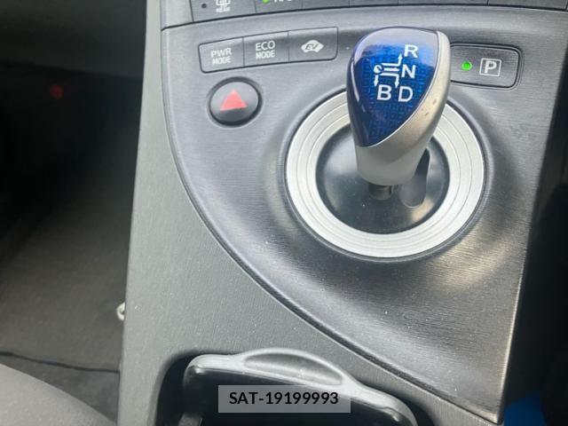 Toyota PRIUS 2011-12 8037748-18