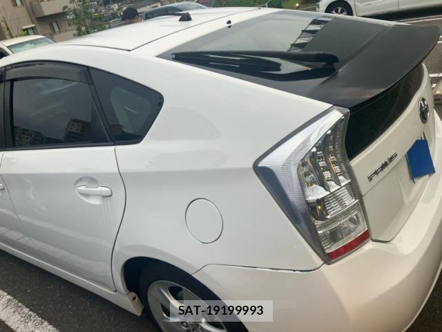 Toyota PRIUS 2011-12 8037748-4