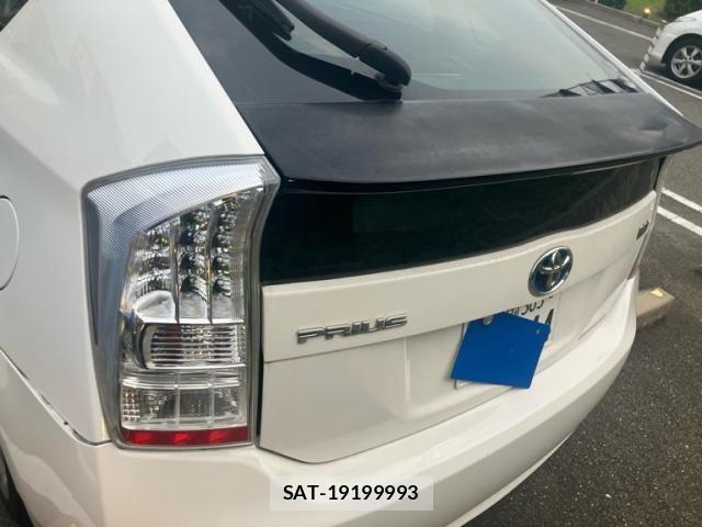 Toyota PRIUS 2011-12 8037748-5