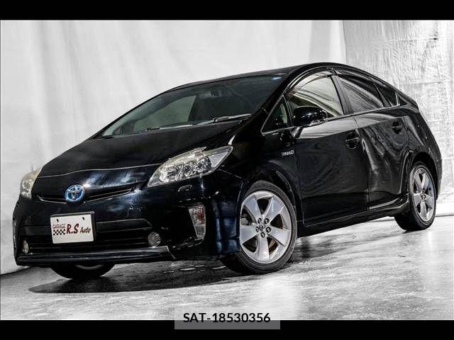 Toyota PRIUS 2015-02 8037693-2