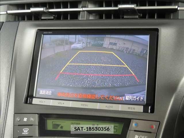 Toyota PRIUS 2015-02 8037693-4