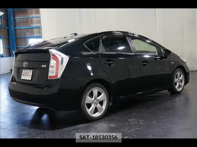 Toyota PRIUS 2015-02 8037693-8
