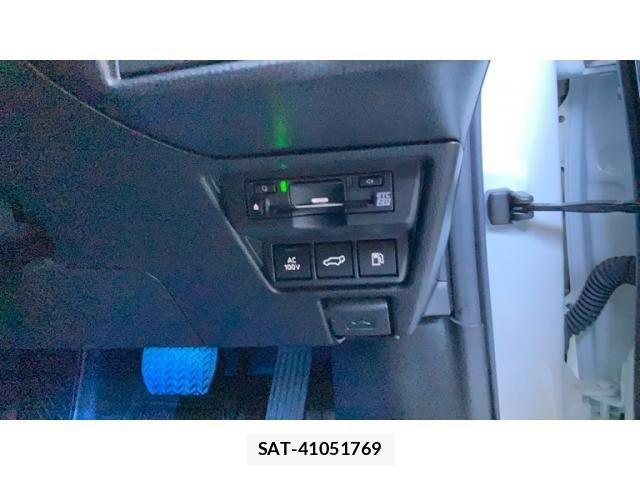 Toyota PRIUS 2023-09 8037639-13