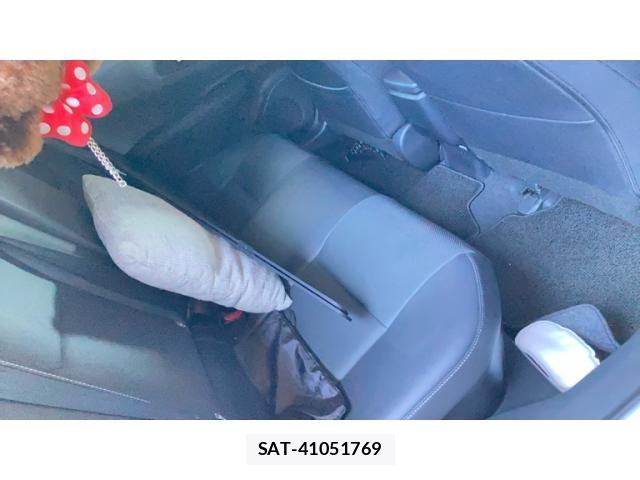 Toyota PRIUS 2023-09 8037639-17