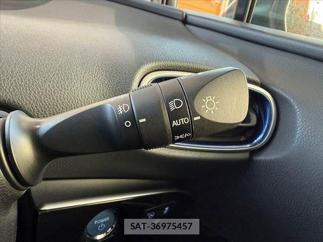 Toyota PRIUS 2022-03 8037663-27