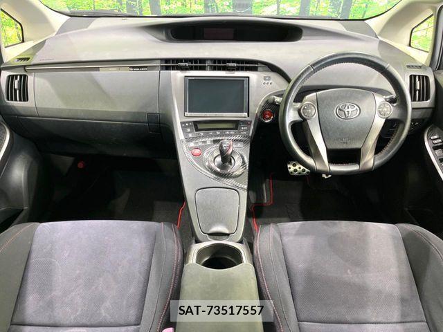Toyota PRIUS 2013-09 8037703-1