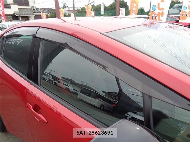 Toyota PRIUS 2023-06 8037648-9