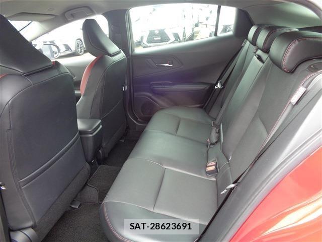 Toyota PRIUS 2023-06 8037648-11