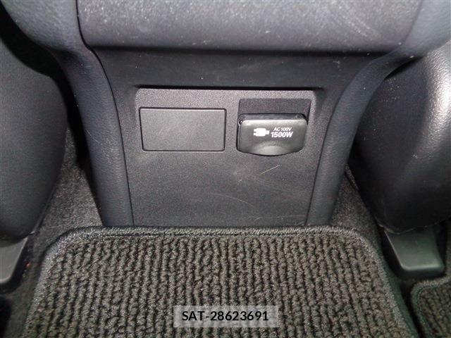 Toyota PRIUS 2023-06 8037648-13