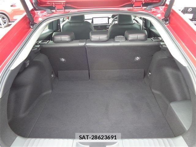 Toyota PRIUS 2023-06 8037648-14