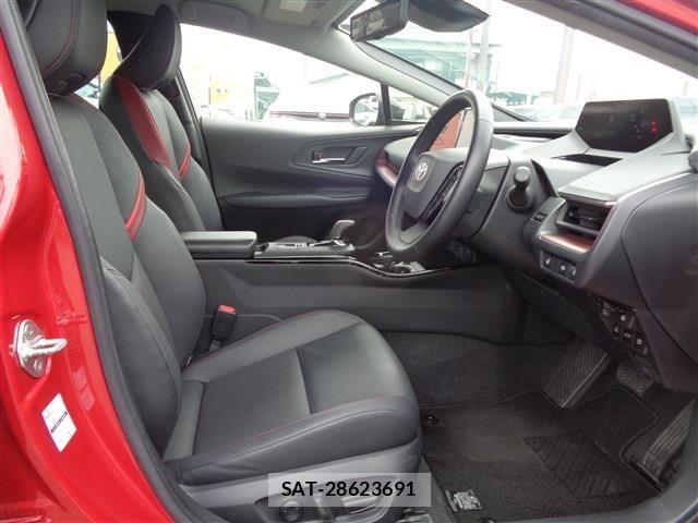 Toyota PRIUS 2023-06 8037648-17