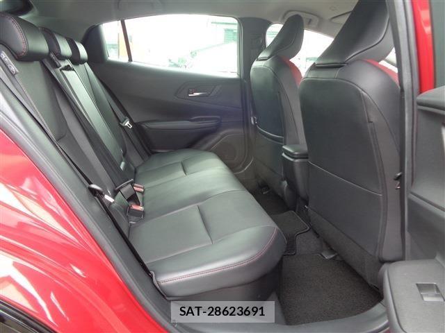 Toyota PRIUS 2023-06 8037648-18