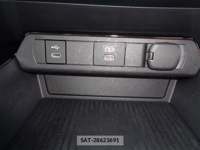 Toyota PRIUS 2023-06 8037648-26