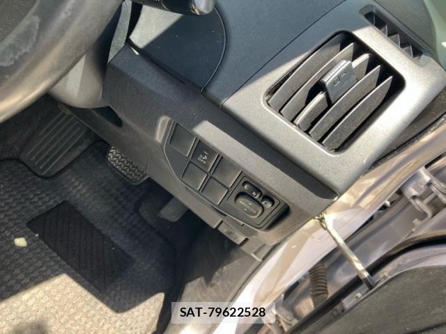 Toyota PRIUS 2013-05 8037738-10