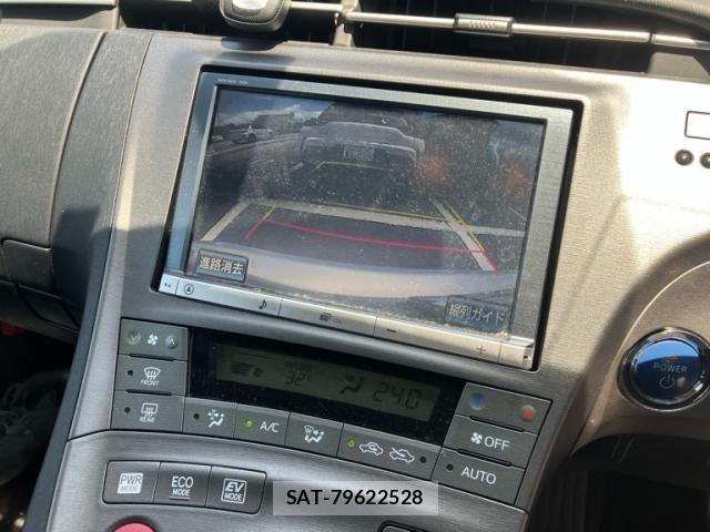 Toyota PRIUS 2013-05 8037738-13