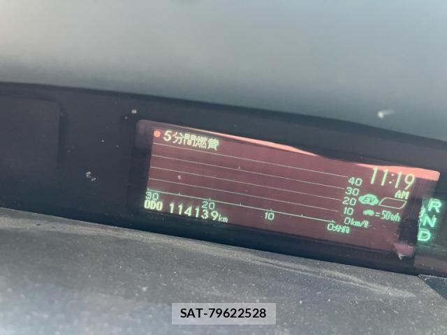 Toyota PRIUS 2013-05 8037738-14