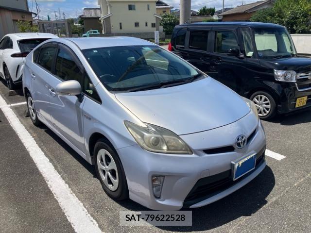 Toyota PRIUS 2013-05 8037738-1