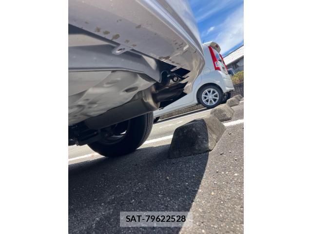 Toyota PRIUS 2013-05 8037738-20