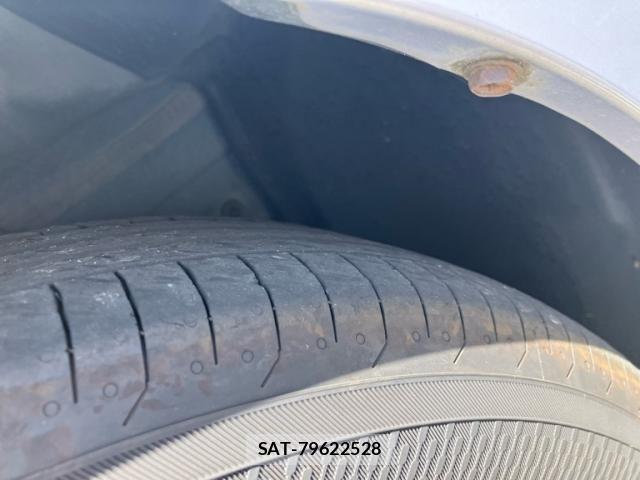 Toyota PRIUS 2013-05 8037738-4