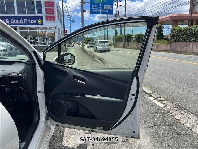 Toyota PRIUS 2016-04 8037681-10