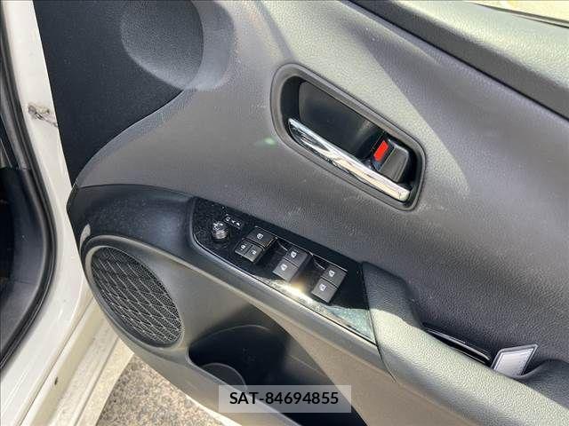 Toyota PRIUS 2016-04 8037681-11