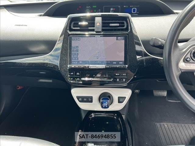 Toyota PRIUS 2016-04 8037681-14