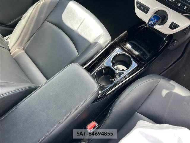 Toyota PRIUS 2016-04 8037681-16