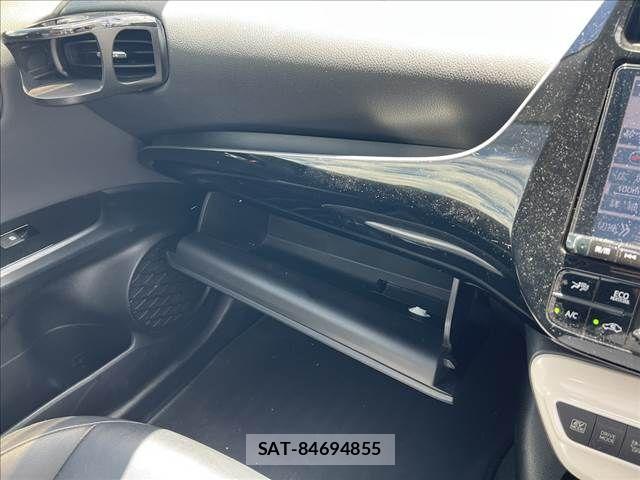 Toyota PRIUS 2016-04 8037681-18