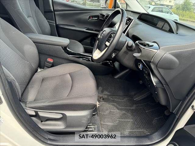 Toyota PRIUS 2018-07 8037682-15