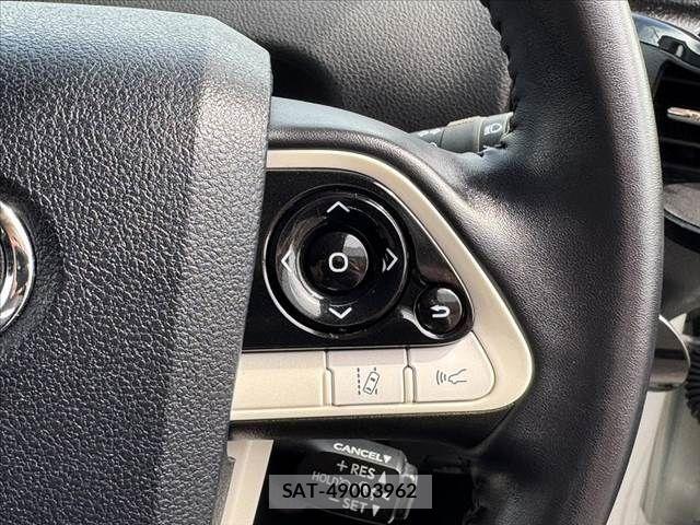 Toyota PRIUS 2018-07 8037682-26