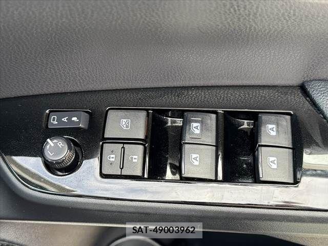 Toyota PRIUS 2018-07 8037682-29