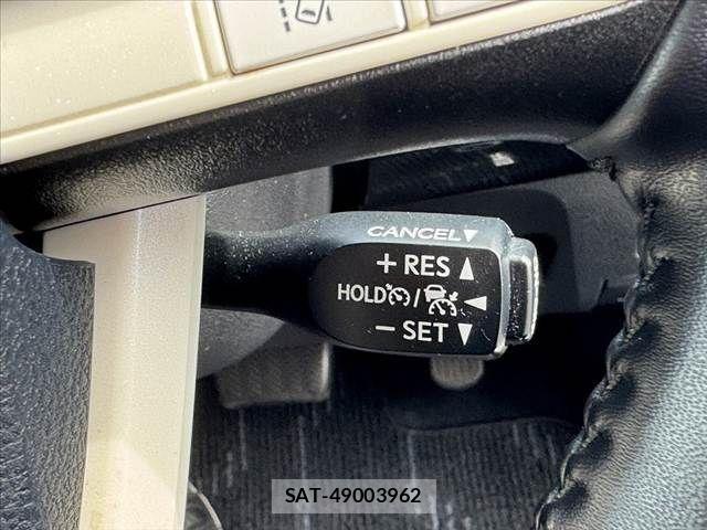 Toyota PRIUS 2018-07 8037682-3