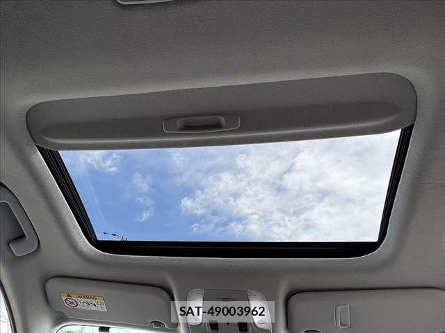 Toyota PRIUS 2018-07 8037682-5