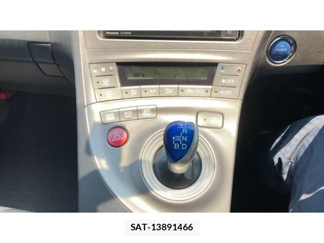Toyota PRIUS 2012-05 8037740-6