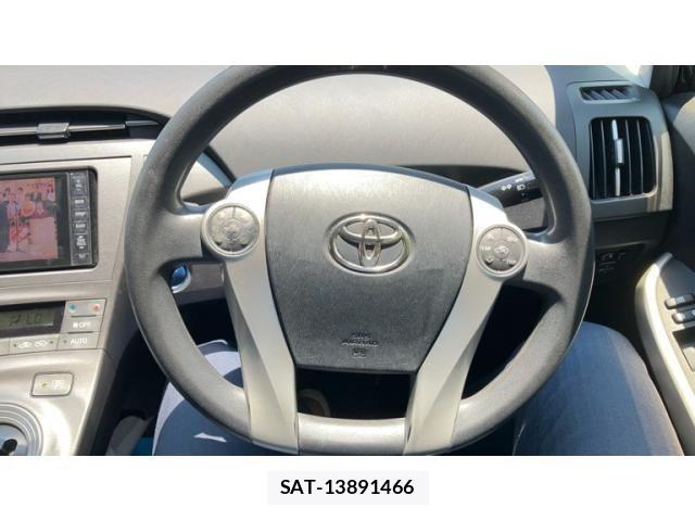 Toyota PRIUS 2012-05 8037740-7