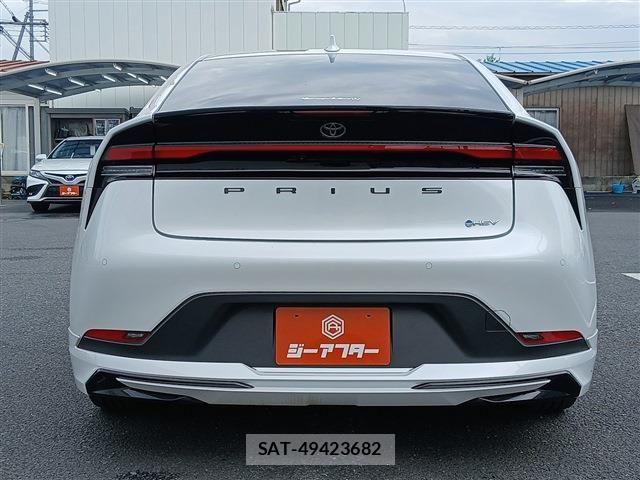 Toyota PRIUS 2023-05 8037644-9
