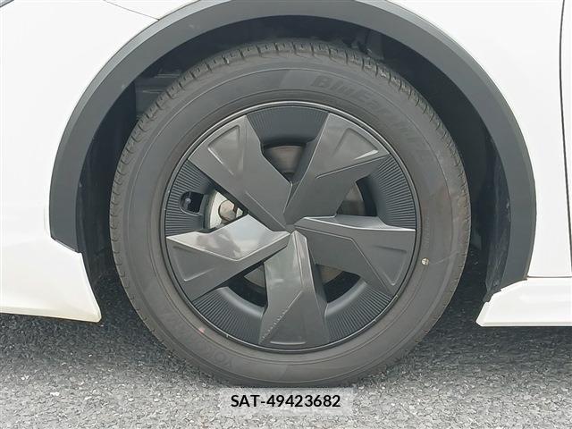 Toyota PRIUS 2023-05 8037644-13