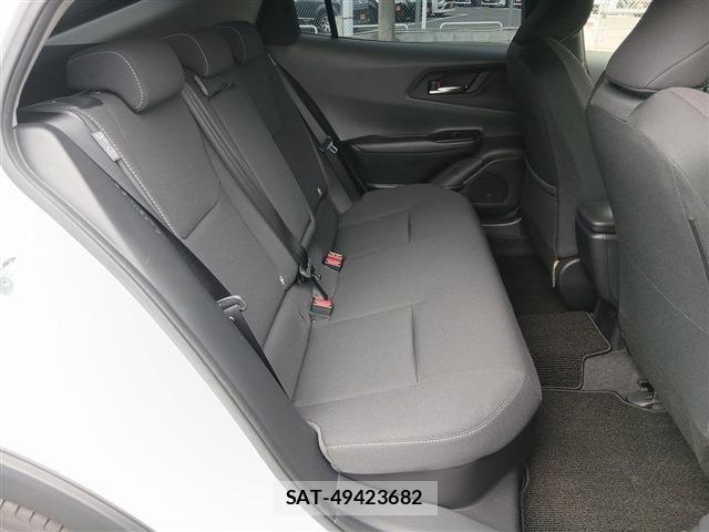 Toyota PRIUS 2023-05 8037644-15