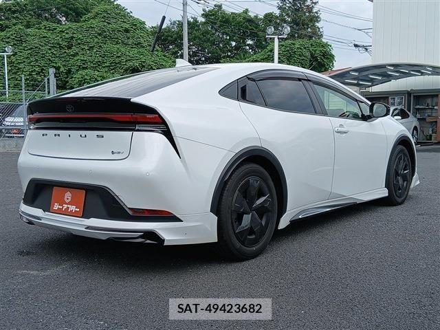 Toyota PRIUS 2023-05 8037644-21