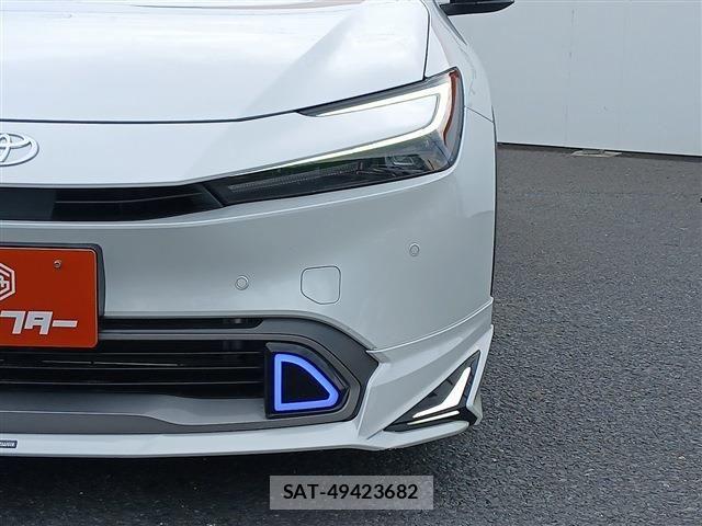 Toyota PRIUS 2023-05 8037644-25