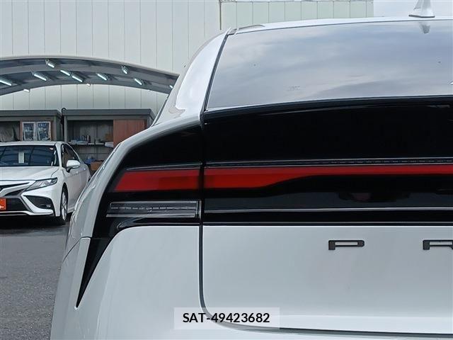 Toyota PRIUS 2023-05 8037644-27