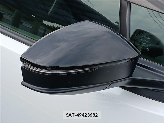 Toyota PRIUS 2023-05 8037644-28