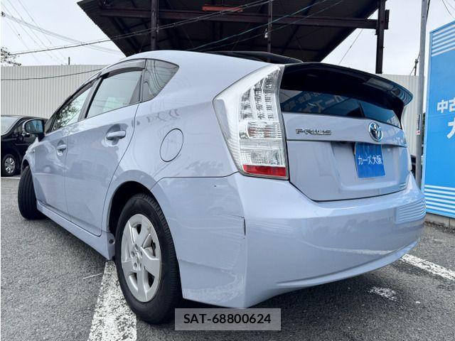 Toyota PRIUS 2009-11 8037722-2